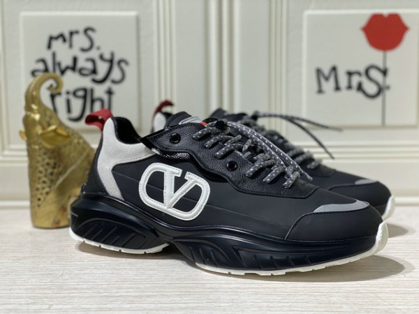 Valentino Low Top Sneaker 