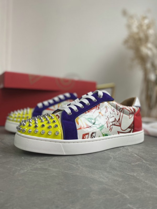 Christian Louboutin Low Top Sneaker 