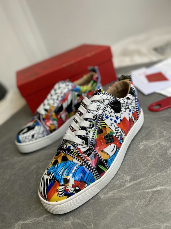 Christian Louboutin Low Top Sneaker 