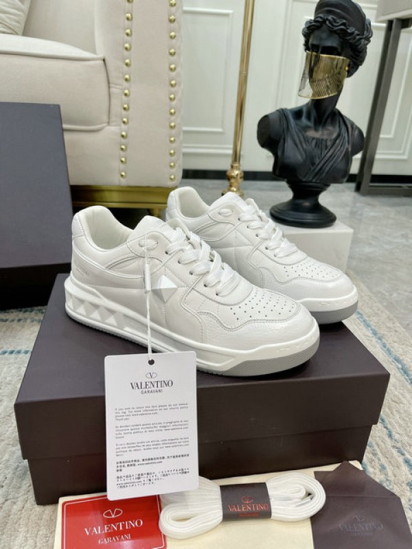 Valentino Low Top Sneaker 