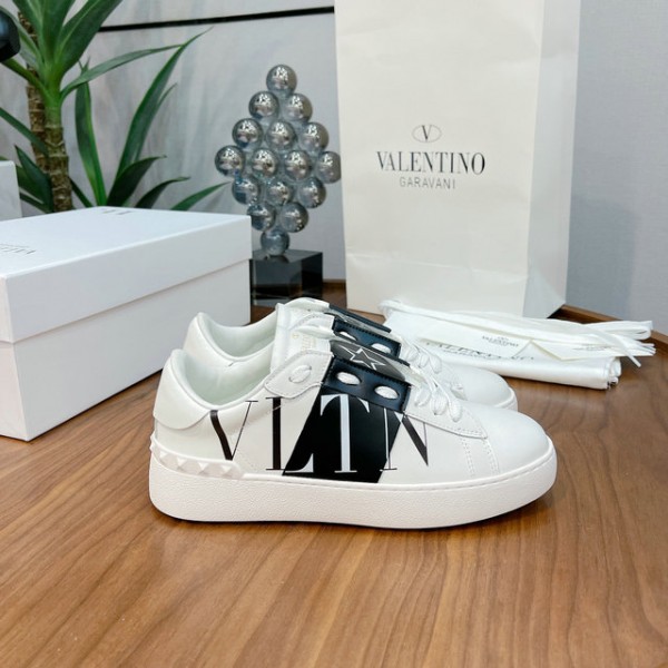 Valentino Low Top Sneaker 