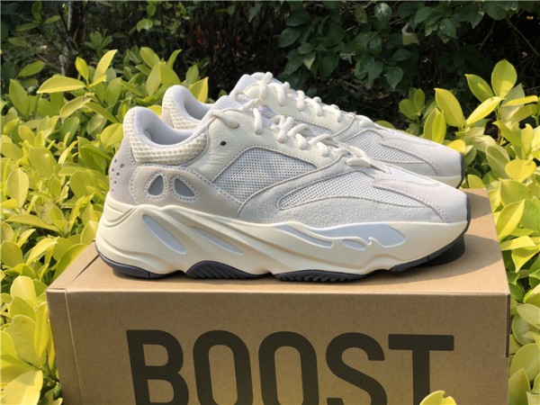 Adidas Yeezy Boost 700 Analog EG7596