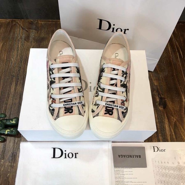 Dior embroided pink shoes