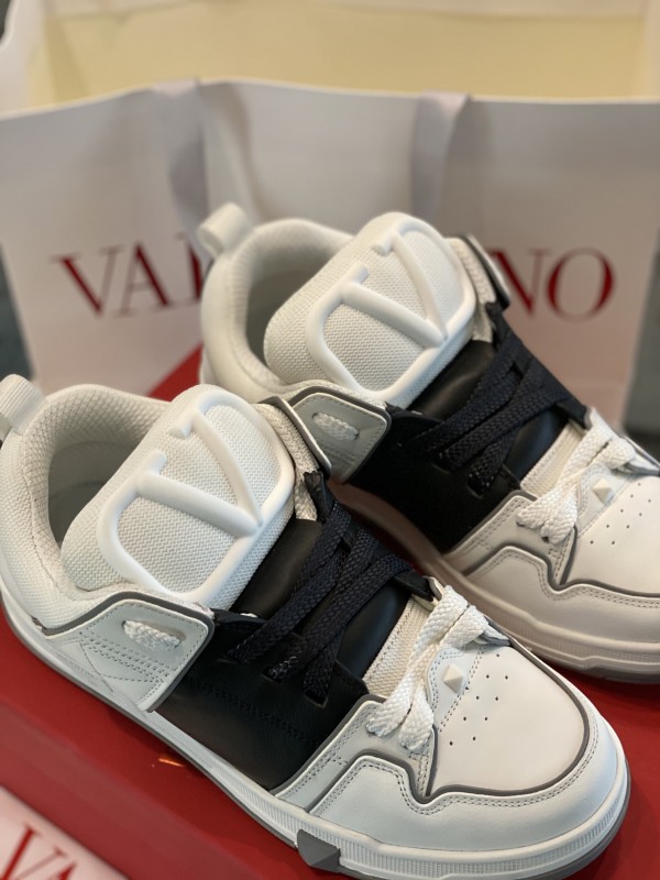 Valentino ONE STUD
