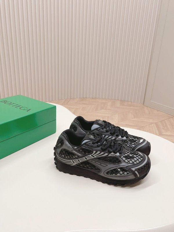 Bottega Veneta BV23 Orbit