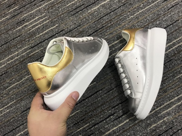 Alexander McQueen Oversized Sneaker MCQ-8061