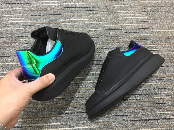 Alexander McQueen Oversized Sneaker MCQ-8200