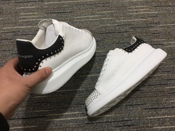 Alexander McQueen Oversized Sneaker MCQ-8224