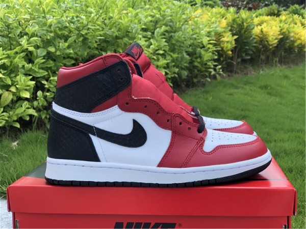 Jordan 1 Retro High Satin Snake Chicago 