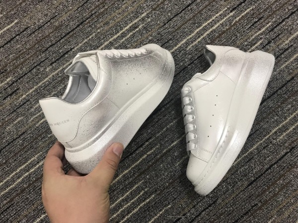 Alexander McQueen Oversized Sneaker MCQ-8050