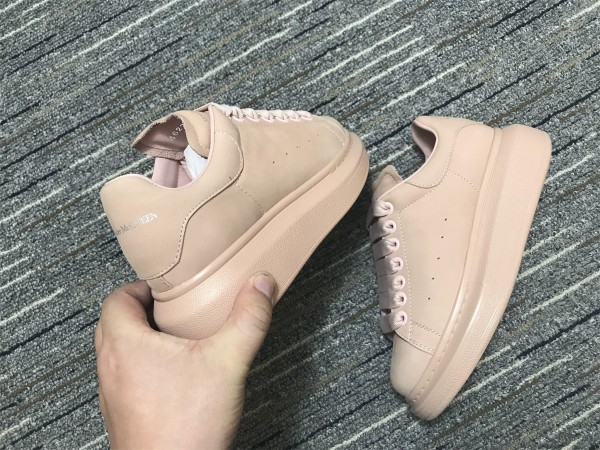 Alexander McQueen Oversized Sneaker MCQ-8117