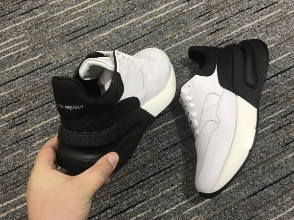 Alexander McQueen Oversized Sneaker MCQ-8065