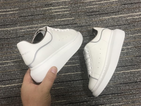 Alexander McQueen Oversized Sneaker MCQ-8060