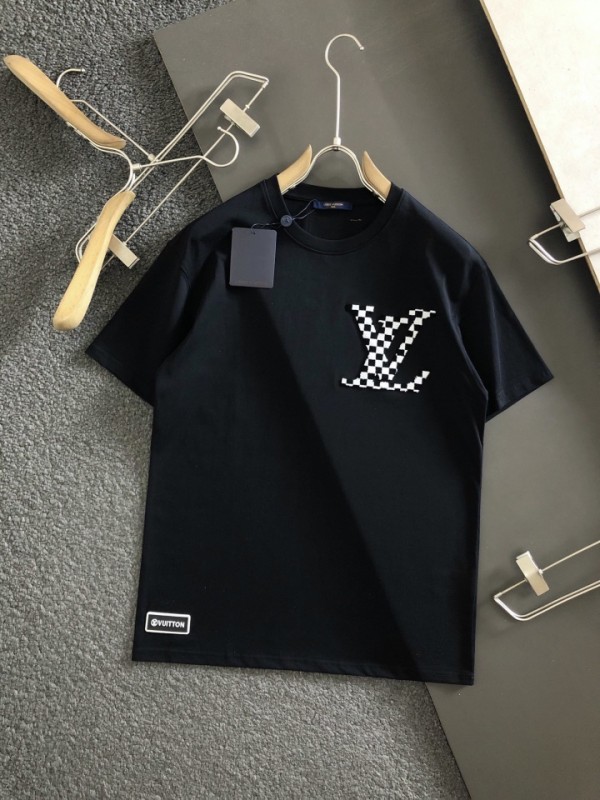 Louis Vuitton Short Sleeve T-shirts Black LV-0001