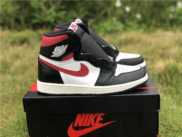 Jordan 1 Retro High Black Gym Red