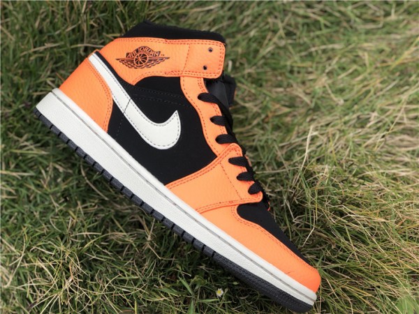 Jordan 1 Mid Black Cone