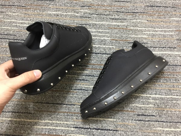 Alexander McQueen Oversized Sneaker MCQ-8139