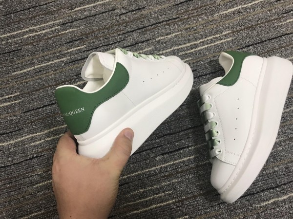 Alexander McQueen Oversized Sneaker MCQ-8076