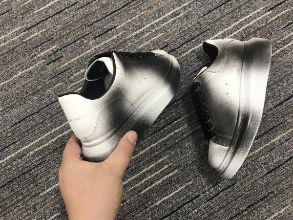Alexander McQueen Oversized Sneaker MCQ-8049