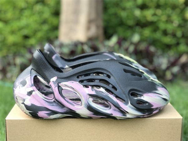 Adidas Originals Yeezy Foam Runner"MX Carbon"