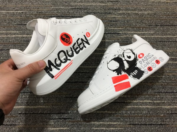 Alexander McQueen Oversized Sneaker MCQ-8247
