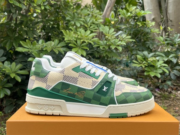 LOUIS VUITTON Trainer LV2024