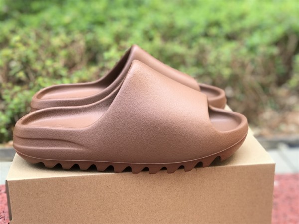 adidas Originals Yeezy Slide “Flax”