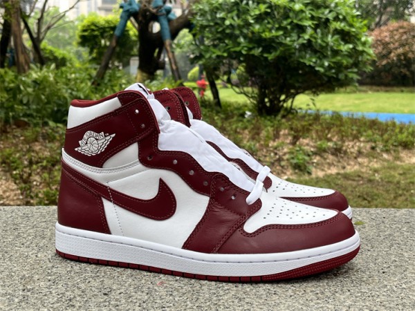  Air Jordan 1 High OG “Team Red”