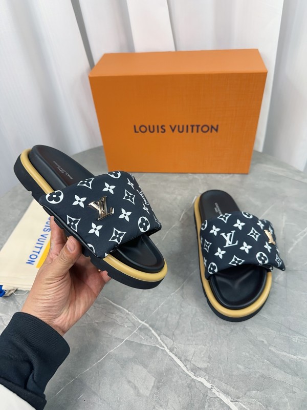 Louis vuitton Monogram sandals
