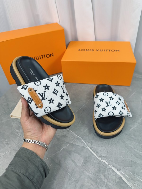 Louis vuitton Monogram sandals
