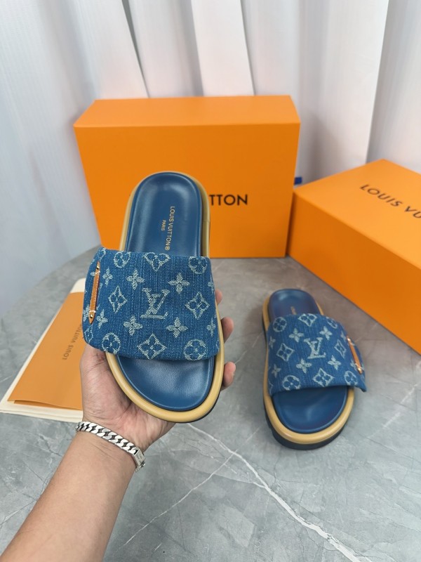 Louis vuitton Monogram sandals
