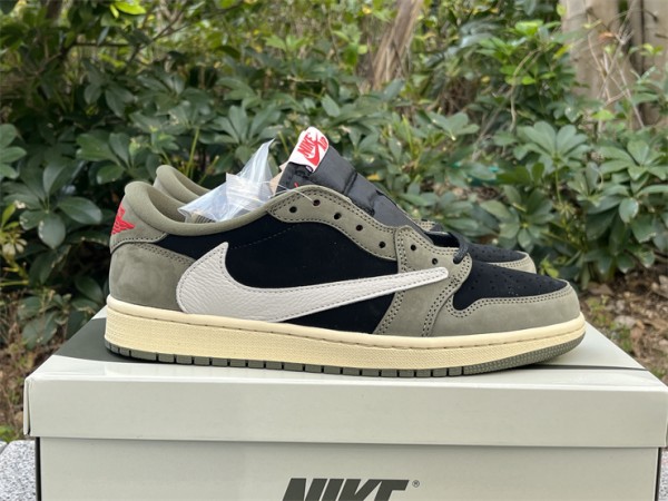 Travis Scott x Air Jordan 1 Low OG