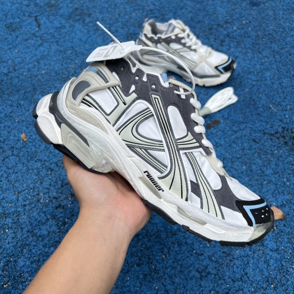 Balenciaga Runner Grafhti Sneaker 