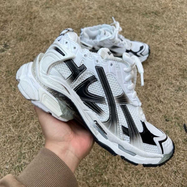 Balenciaga Runner Sneaker in Multi colors 