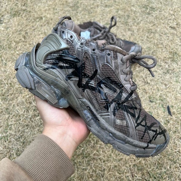 Balenciaga Runner Graffiti Sneaker 