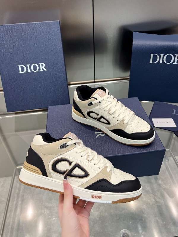 DIOR B57 Mid Top Sneaker 