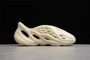Yeezy Foam Runner Slide Sandal FY4567