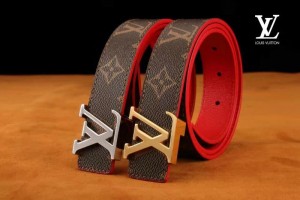 Louis Vuitton Women Belts Reversible (LV-BE-A068)