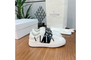 Valentino Low Top Sneaker 