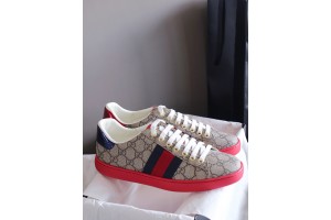 Gucci. GG unisex woman man couple white leather shoes ace sneakers 