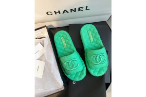 Chanel slippers in several colors