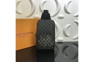 Louis Vuitton Avenue shoulder bag