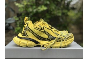 Balenciaga 3XL Sneaker in yellow and black mesh and polyurethane