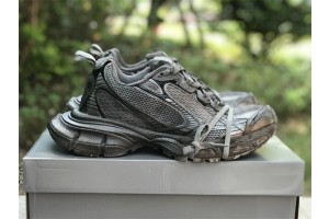 Balenciaga’s 3XL Sneaker in sliver and grey mesh and polyurethane B3XL-002