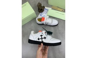 OFF-WHITE Sneaker 