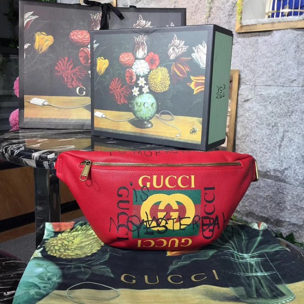Gucci Pockets 261905