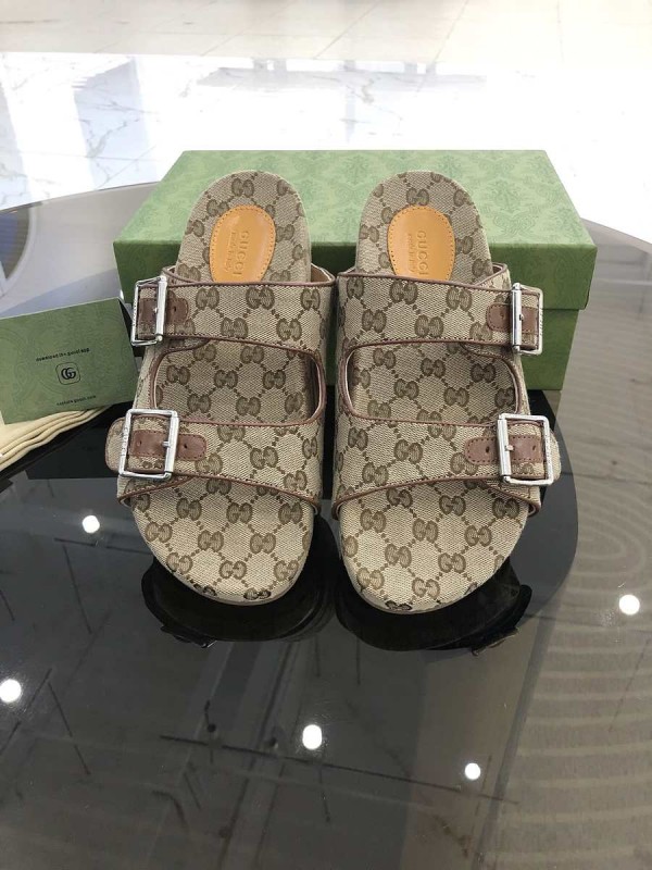 Gucci slippers unisex