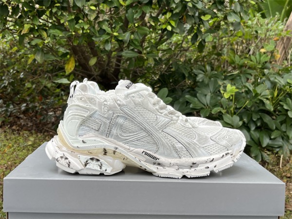 Balenciaga Runner Sneaker White (2023) BGRN-014